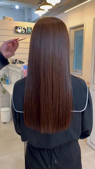 ロング パーマ 柔らかいヘアカラー 大成のヘアスタイル