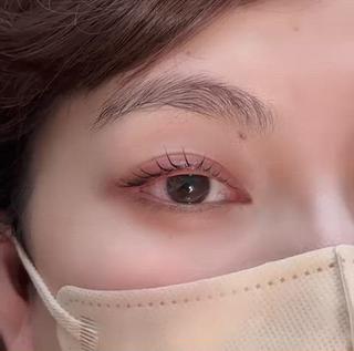 まつ毛を目尻にかけて流し垂れ目風に︎
ふんわりした可愛らしいカール仕上げ 