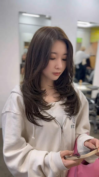 ロング JUNYA 海外ガールヘアのヘアスタイル