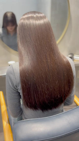 髪質改善のリンゴ幹トリートメントになります！
ツヤツヤサラサラになりたい方は、ぜひ一度お任せください 