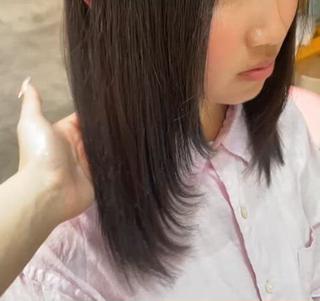 カラーができない学生でも顔まわりにレイヤーを入れることで可愛くなります 