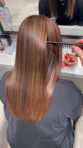 癖による広がり、うねりは縮毛矯正でしか治せません

梅雨時期前に縮毛矯正あてるのがおすすめになります！


 