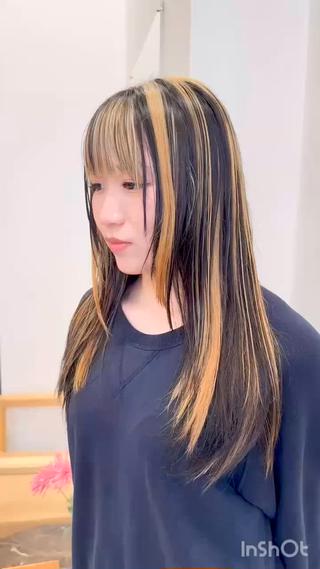 落ちる位置を計算して入れるブロックカラー

ブラックとブロンドの組み合わせが甘くなりすぎず

ストリート感がでます。

巻かなくてもかわいいデザインになるように入れています。 