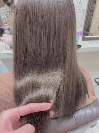 グレージュの透明感により艶が出ました 