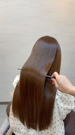 リピーター様
内側から整える髪質改善トリートメントで、ダメージを補修しながら、しなやかでまとまりのあるツヤ髪へ️️
繰り返すほど扱いやすくなる、美髪習慣 