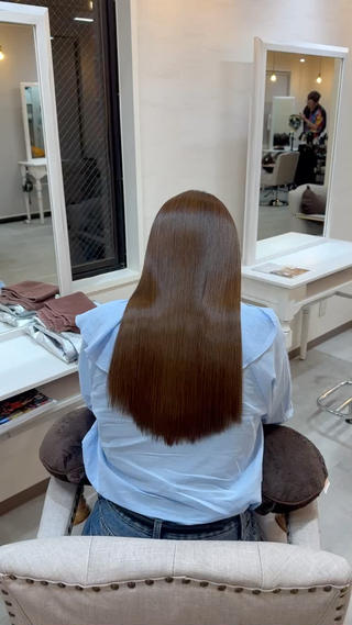 ノーマルカメラ
︎︎︎︎乾かし方で艶感やまとまりが変わってきます！
自分で出来るホームケアの方法もお伝えします  ̖́- 