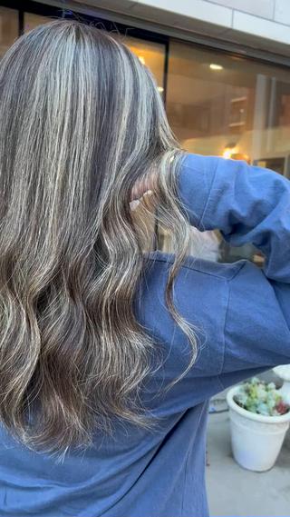 お客様のご要望により、太めのハイライトをいれました！
存在感がより出て、とっても可愛いです♡ 