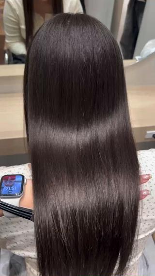 シンデレラトリートメント
髪の毛に必要な水分、油分、タンパク質をしっかり髪の毛に浸透させて髪の毛を強くしてくれます!
手触りも段違いにサラサラになります♩