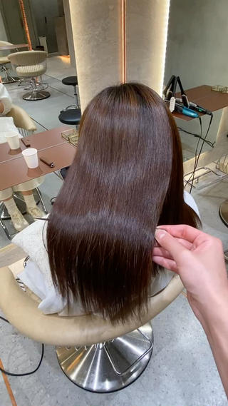 ロング ボブ／レイヤー／髪質 改善/縮毛矯正／銀座のヘアスタイル