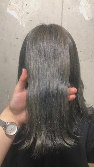 ミディアム 寒色＆ブリーチ特化 寒色MiOのヘアスタイル