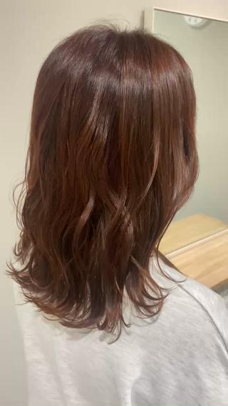 ミディアム カラー 浦田 智里のヘアスタイル