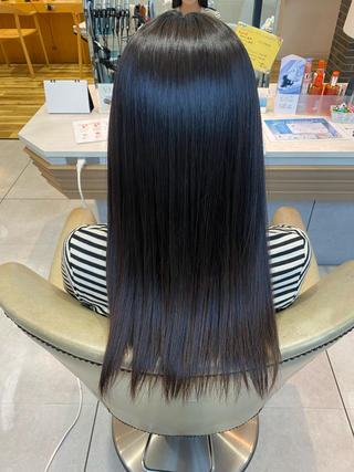 ロング 岡本 梨沙のヘアスタイル