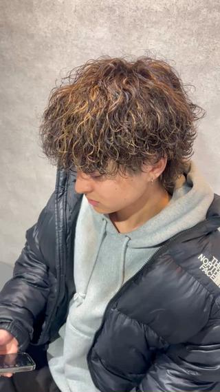 ショート カラー パーマ ヘアアレンジ メンズ 仕上がり満足度No. 1🔥BLUCK🔥のヘアスタイル