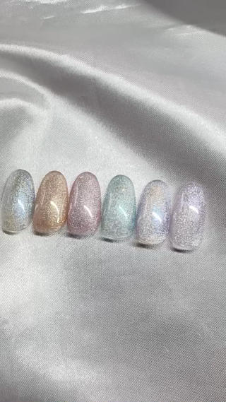 キラキラマグネットネイル

透け感のある、うるうる可愛いマグネットカラーです

ワンカラーでも、グラデーションでも、重ねても可愛い 