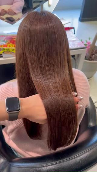 色落ちした時に黄味が出てしまうのが嫌という方はピンクベージュの赤みによったベージュをやることで色持ちもよくできます！ 