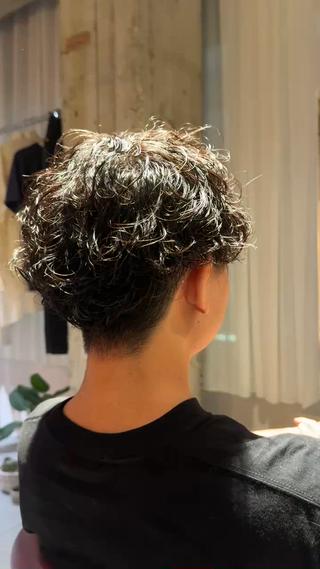 ショート パーマ 森田 鴻之介のヘアスタイル