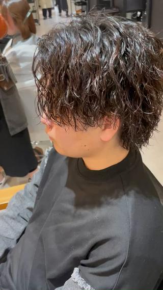 ツイストスパイラルとセンターパートで大人色気を！ 