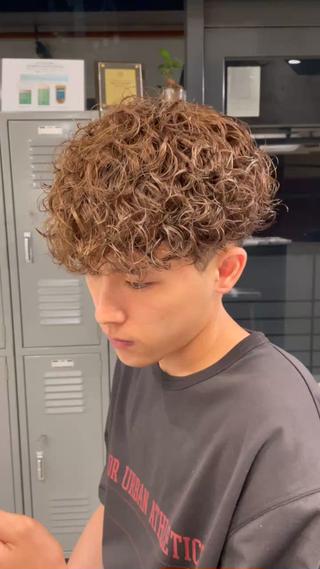 パーマ メンズ fifth神宮前 HIN★T★のヘアスタイル