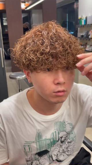 パーマ メンズ fifth神宮前 HIN★T★のヘアスタイル