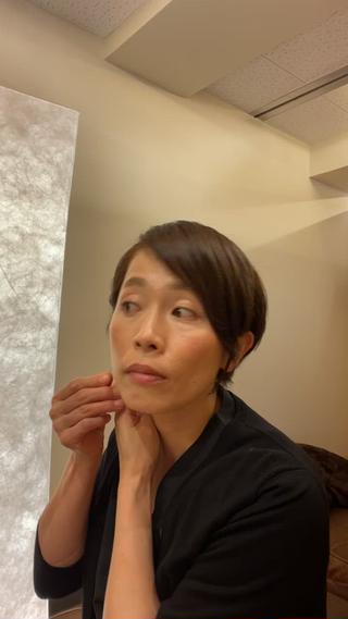 セルフ美容鍼
ほうれい線へのアプローチ
フェイスラインとほうれい線への置鍼！ 