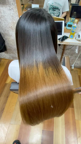 ロング YELLOW CORN 金沢文庫所属・【金沢文庫4分】髪質 改善/縮毛矯正アラタのヘアスタイル