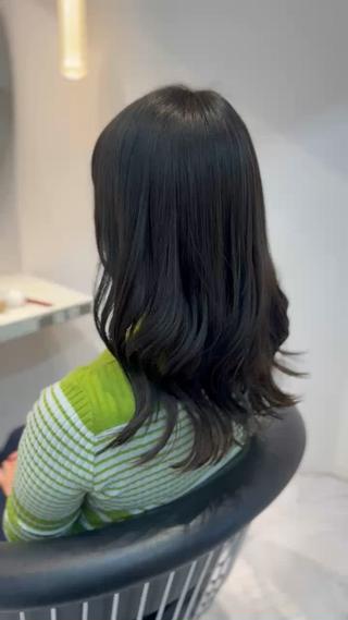 ミディアム Aoneエーワン青山店所属・縮毛矯正専門店 Aoneエーワンのヘアスタイル