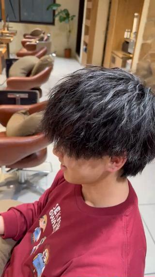 ショート カラー パーマ ヘアアレンジ メンズ シャドウパーマ 石見のヘアスタイル