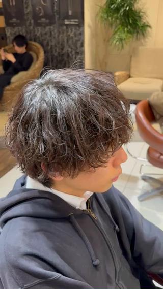 ショート カラー パーマ ヘアアレンジ メンズ メンズパーマ何でも屋 /新宿/石見のヘアスタイル