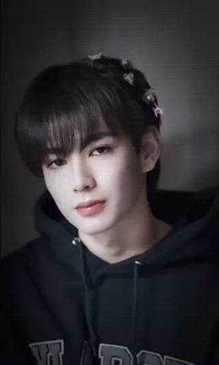 【僕のサロンは、完全予約制VIPサロンです︎
直近満席、7.8月は“仮予約”で優先確保可能です】
⁡
➷ 【月・火限定】完全個室／24時間対応➷

⸻
◆ ブリーチ ¥26,500
（※おいブリは＋¥7,100）
⁡
◆ ストレート ¥26,500
（※カラー追加は＋¥7,100）
⁡
◆ カラー / パーマ ¥16,500
⁡
◆ メンズメンテナンス ¥7,500
⁡
※カット/特殊/ケア剤 /ロング/塗り分け/デザイン/TOKIO TR込み　
⁡
＋耳ツボジュエリーも可能（5品）¥3,000

 