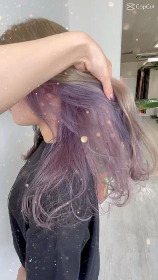 
ホワイトミルクティー×ラベンダーカラー

ブリーチしてインナーカラーかわいいです 