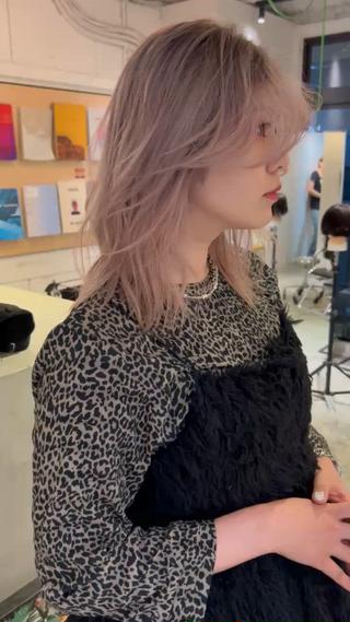 ケアブリーチからバレイヤージュデザイン
エアタッチで作るグラデーションカラー

デザインカラーは＋3300 