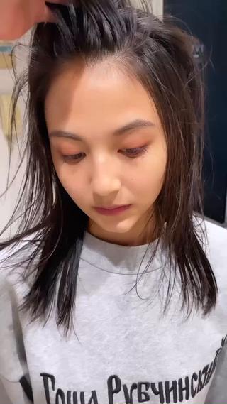 ミディアム カラー パーマ Loom.所属・村上雅人 ナチュラルモードのヘアスタイル