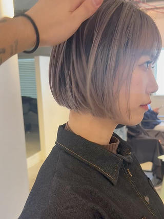 ショート カラー Loom.所属・村上雅人 ナチュラルモードのヘアスタイル