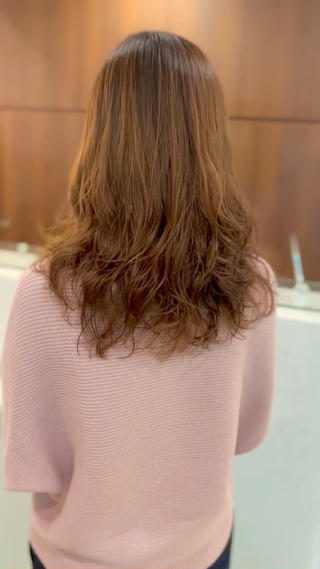 レイヤー  コテ巻き風パーマ で
流行スタイルを手に入れましょう〜

ムースを揉み込むだけの簡単スタイル！
ラフなランダムパーマがイマドキです！ 