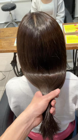 ロング パーマ ラフィスヘアー オウスケのヘアスタイル