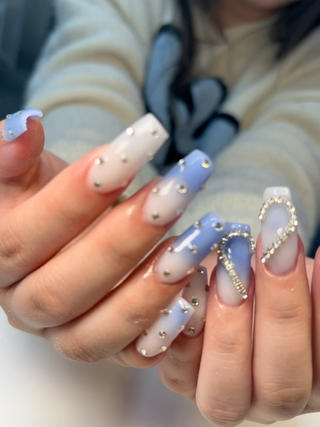 ネイル Nail Salon L'arc所属・💊大阪/心斎橋 moni🧠のネイルデザイン