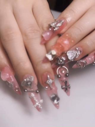 ネイル Nail Salon L'arc所属・💊大阪/心斎橋 moni🧠のネイルデザイン