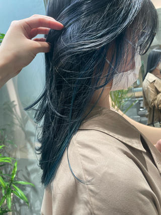 インナーカラーやイヤリングカラーで
ダメージ抑えつつ やりたい色を︎ 