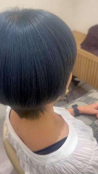 ワンブリーチで作るネイビーブルー
色落ちは綺麗なシルバーに落ちてくれて色落ち課程も楽しめます*゜ 