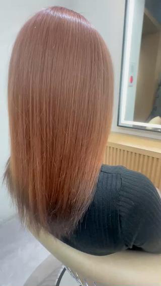 ピンクベージュに裾カラー 