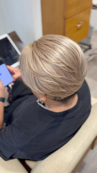 ブラウンベージュカラー 