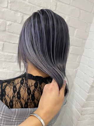 ブリーチ2回のバレイヤージュです！

ダメージレスのケアブリーチ＋透明感アップイルミナカラー使用 