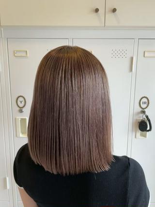 ホワイトベージュカラー
透明感あってなおかつキレイに見えるカラーです！ 