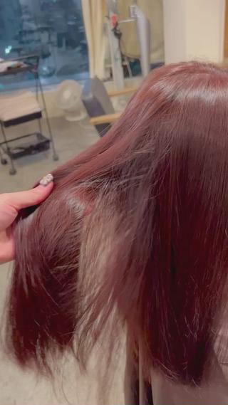 ブリーチなしでトーンアップ
暖色カラーかわいいです

髪の毛の履歴や、髪質によっては、
ブリーチなしでもここまで明るくする事も可能です 