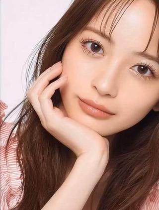 a.bayが多くのお客様に選ばれている理由は、「ただ整える」だけで終わらせない、その人の印象までデザインする眉づくりにあります。

骨格や筋肉の動き、目元とのバランスはもちろん、普段のメイクやお仕事、ライフスタイルまで丁寧にカウンセリングし、本当に似合う眉をご提案。

流行を取り入れつつもやりすぎない自然な仕上がりなので、初めての方や眉サロンに不安がある方にも安心して通っていただけます。

a.bay~上通り~
【営業時間】10:00​〜​19:00
【住所】熊本県熊本市中央区上林町 3-49-504

#眉毛 #眉毛サロン #アイブロウ #マツエク 