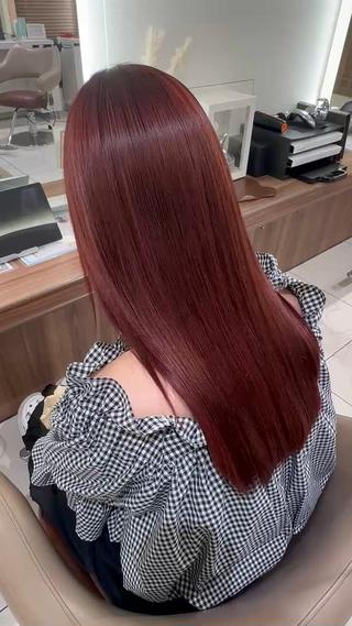 魅せる透明感カラーでお客様満足度NO.1
独自ケア、カラー配合で艶感質感透明感up

【透明感＆長持ちカラー】【色落ちまで綺麗】
提供します

色落ちまで楽しめるカラー配合となっていて、お客様の要望にお答えして、今後も楽しめる
カラーを提供しています

ホームケアの仕方などもお聞きください！
一緒にお客様の理想の髪のスタイルを
目指すためにお手伝いさせて下さい 