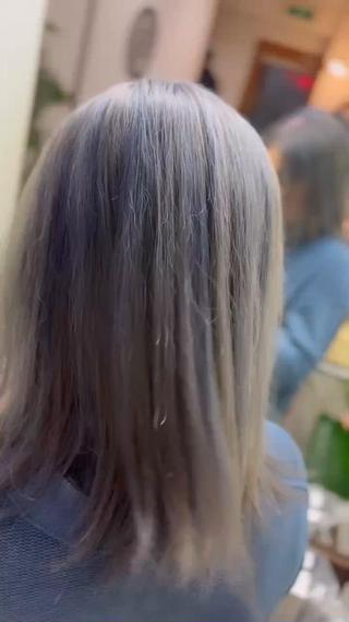 ミディアム 飯星慧斗 /ブリーチ、縮毛矯正のヘアスタイル