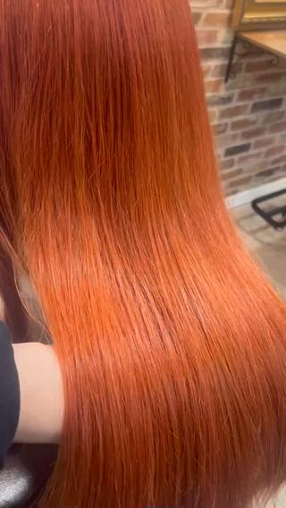 ロング 飯星慧斗 /ブリーチ、縮毛矯正のヘアスタイル