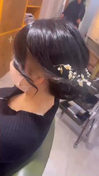 ミディアム 飯星慧斗 /ブリーチ、縮毛矯正のヘアスタイル