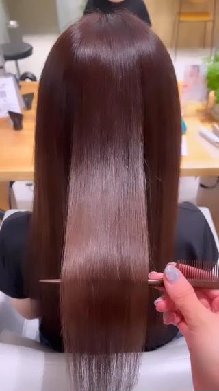 ロング カラー MINXharajuku所属・ハッシュレイヤー MINX伊藤なず菜のヘアスタイル